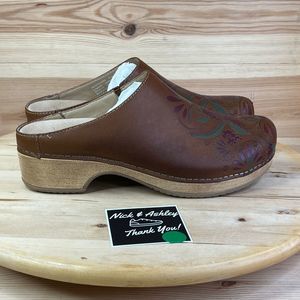 Dansko Brown Leather & Floral Slip On Round Toe Shoes Women’s Size 6.5 US